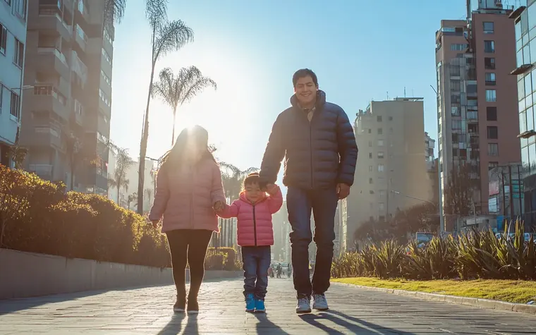 Familia peruana, clientes de Présol, paseando por Lima